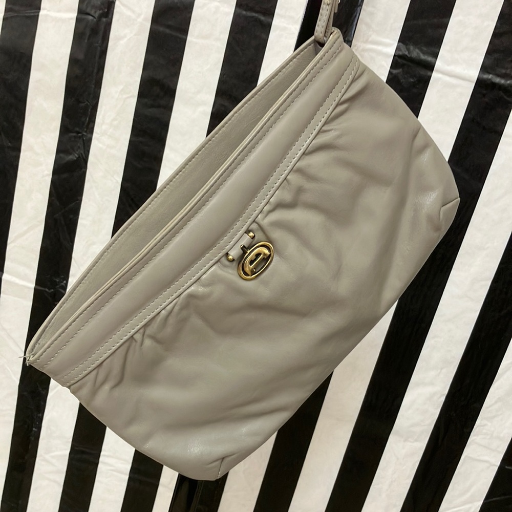 Aigner clutch